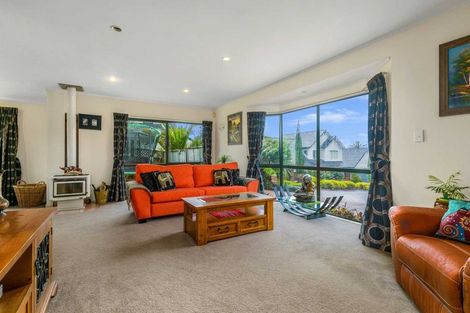 Photo of property in 9 San Fernando Way, Henderson, Auckland, 0612