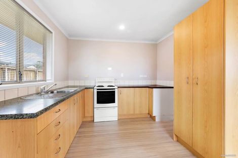 Photo of property in 112 Pitt Avenue, Clendon Park, Auckland, 2103