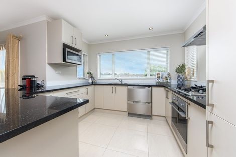 Photo of property in 14a Bishop Street, Green Bay, Auckland, 0604