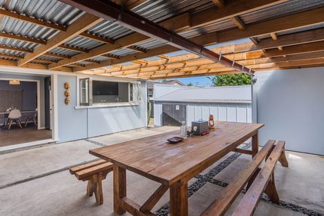 Photo of property in 16 Kaka Road, Raumati Beach, Paraparaumu, 5032