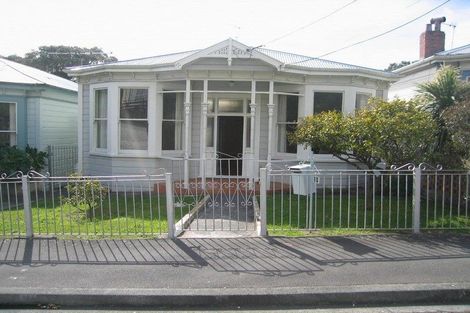 Photo of property in 19 Myrtle Crescent, Mount Cook, Wellington, 6021