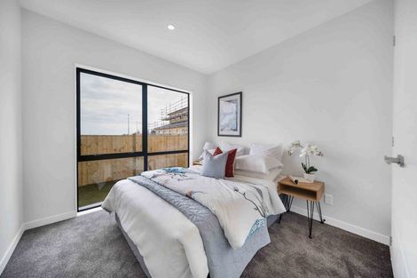 Photo of property in 12 Korowhiti Road, Clarks Beach, 2122