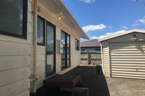 Photo of property in 2/139 Clevedon Road, Papakura, 2110