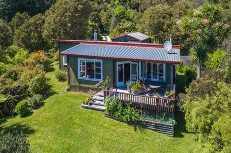 Photo of property in 30 Rangihaeata Road, Rangihaeata, Takaka, 7182