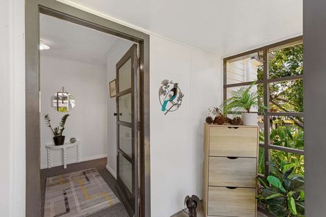 Photo of property in 4 Crewe Crescent, Hokowhitu, Palmerston North, 4410