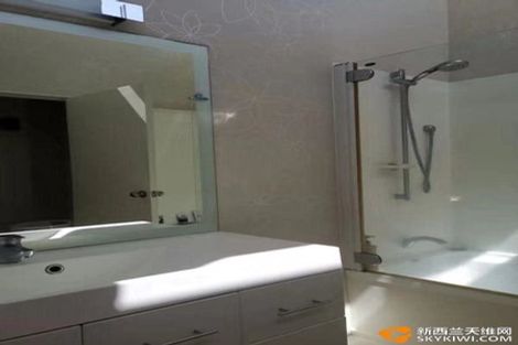 Photo of property in 6 The Anchorage, Sunnyhills, Auckland, 2010