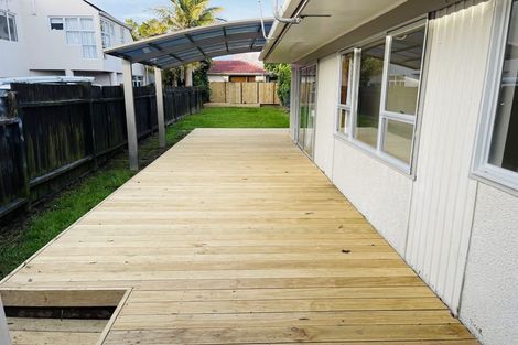 Photo of property in 2/206 Bucklands Beach Road, Bucklands Beach, Auckland, 2012