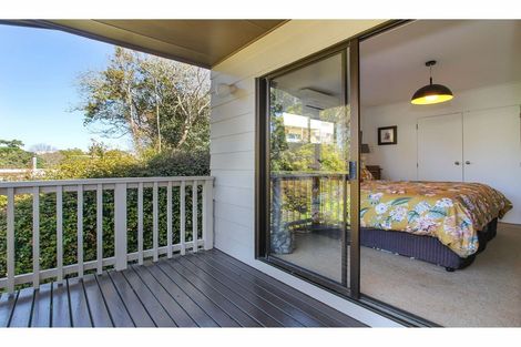 Photo of property in 1/964 Beach Road, Torbay, Auckland, 0630