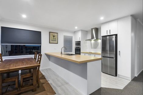 Photo of property in 5a Te Wharo Drive, Papamoa, 3118