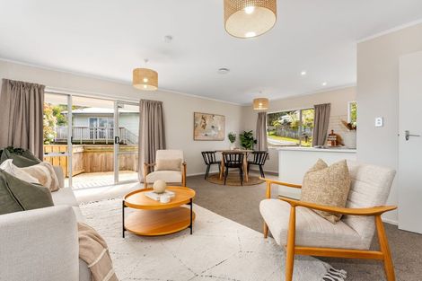 Photo of property in 12 Gaff Place, Whitby, Porirua, 5024