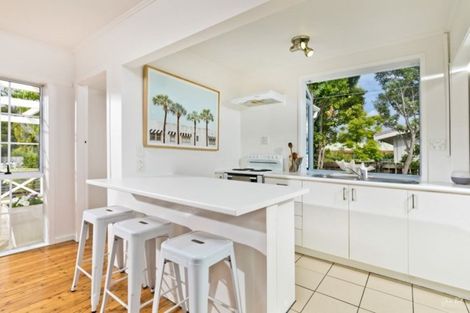 Photo of property in 23 Zealandia Road, Manly, Whangaparaoa, 0930