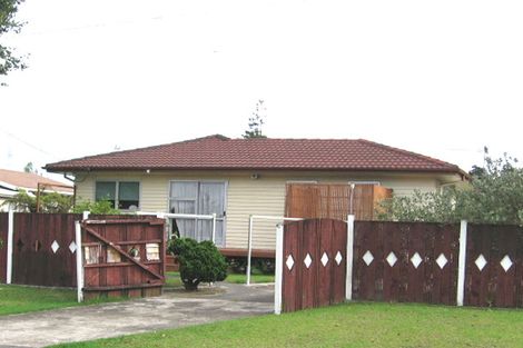 Photo of property in 15 Huruhuru Road, Massey, Auckland, 0614
