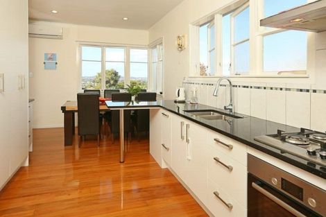 Photo of property in 4285 Great North Road, Glendene, Auckland, 0602