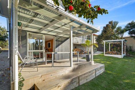 Photo of property in 199 Waimumu Road, Massey, Auckland, 0614