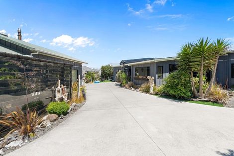 Photo of property in 46 Kent Avenue, Waitarere Beach, Levin, 5510