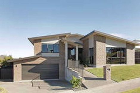 Photo of property in 10 Tennyson Avenue, Kelvin Grove, Palmerston North, 4414