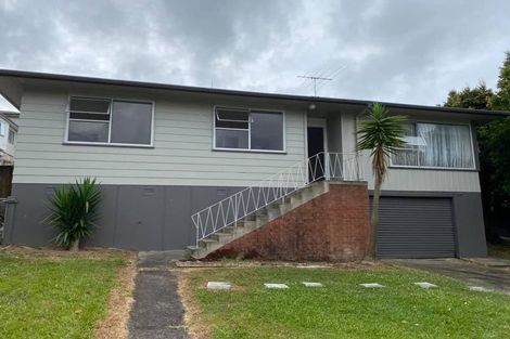 Photo of property in 25 Temuri Place, Glendene, Auckland, 0602