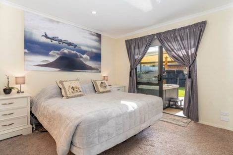 Photo of property in 11 Dumfries Place, Pyes Pa, Tauranga, 3112