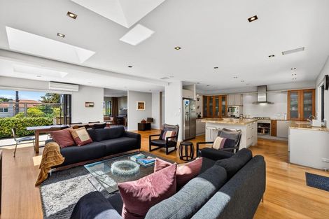 Photo of property in 11 Audrey Road, Takapuna, Auckland, 0620