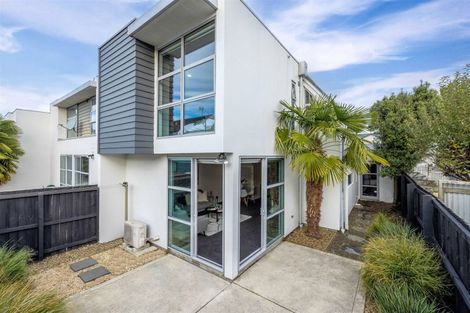Photo of property in 543 Barbadoes Street, Edgeware, Christchurch, 8013