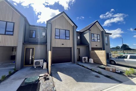 Photo of property in 128 Vintry Drive, Kumeu, 0810