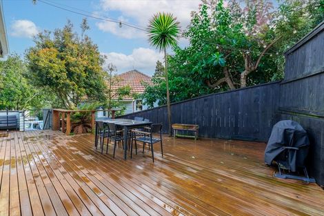 Photo of property in 8 Barrister Avenue, Mount Roskill, Auckland, 1042