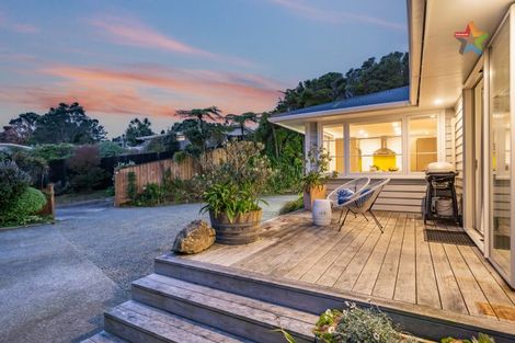 Photo of property in 46 Poto Road, Normandale, Lower Hutt, 5010