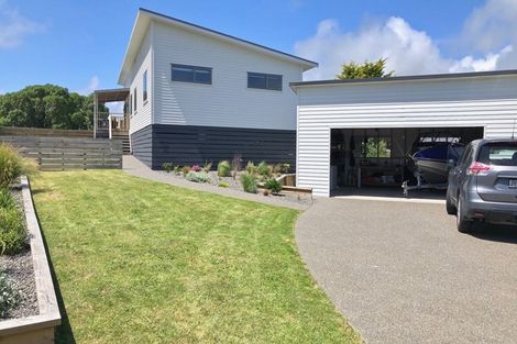 Photo of property in 10 Sylvia Way, Te Horo Beach, Otaki, 5581