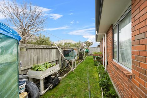 Photo of property in 4/4 Saint Peters Close, Woolston, Christchurch, 8062
