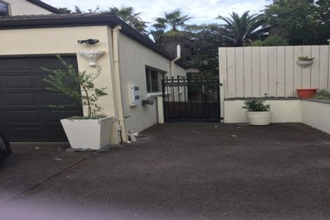 Photo of property in 19 Oakford Park Crescent, Greenhithe, Auckland, 0632