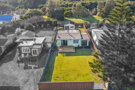 Photo of property in 40 Koputara Road, Himatangi Beach, Foxton, 4891