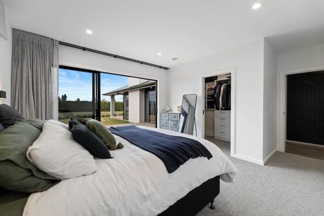 Photo of property in 12 Ngaru Crescent, Richmond Heights, Taupo, 3330