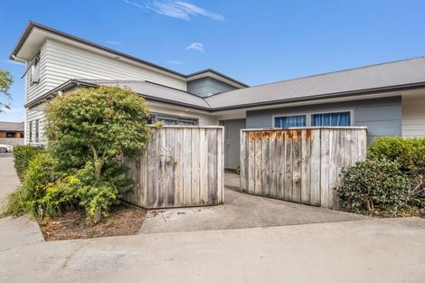 Photo of property in 2/5 Jones Crescent, Melville, Hamilton, 3206