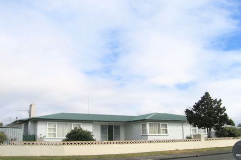 Photo of property in 1 Folkestone Drive, Flaxmere, Hastings, 4120