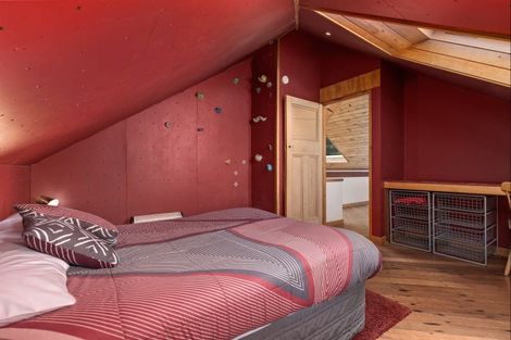 Photo of property in 10 Mckerrow Place, Sunshine Bay, Queenstown, 9300