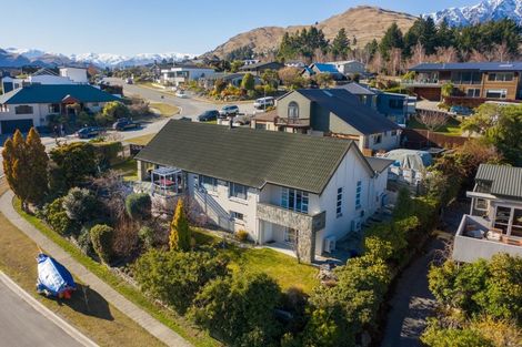 Photo of property in 11 Poplar Drive, Kelvin Heights, Queenstown, 9300