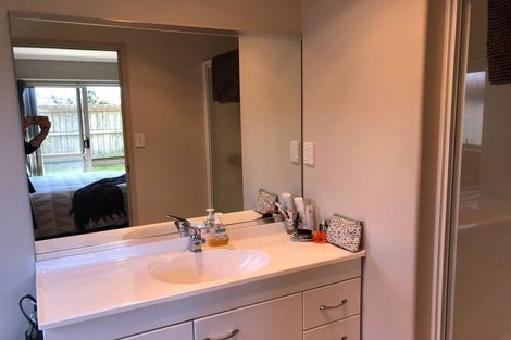 Photo of property in 5 Grabella Place, Papamoa Beach, Papamoa, 3118