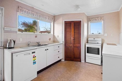 Photo of property in 27 Davidson Street, Hawera, 4610