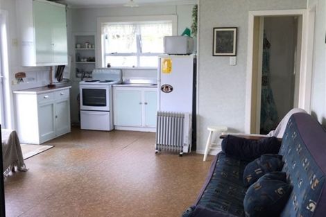 Photo of property in 11 Second Avenue, Urenui, 4377