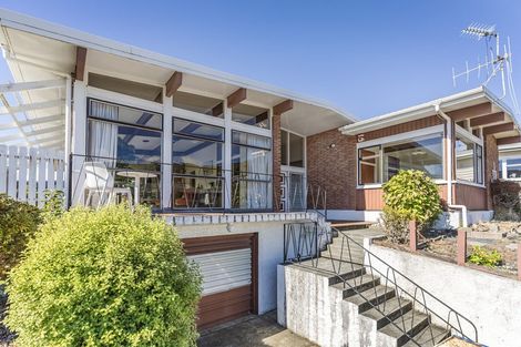 Photo of property in 11 Saint Edmund Crescent, Tawa, Wellington, 5028