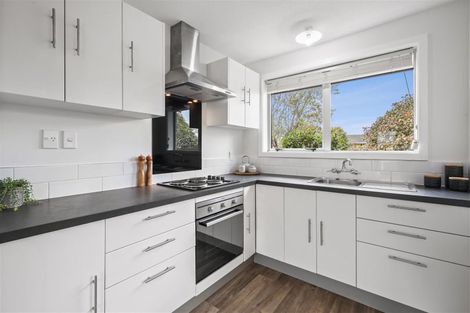 Photo of property in 2/2 Queenspark Drive, Parklands, Christchurch, 8083