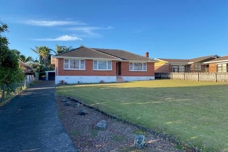 Photo of property in 206 Edmonton Road, Te Atatu South, Auckland, 0610