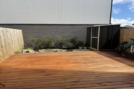 Photo of property in 2/119 Bruce Mclaren Road, Henderson, Auckland, 0612