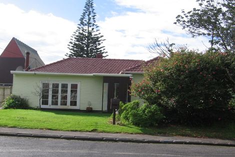 Photo of property in 23 Waione Avenue, Te Atatu Peninsula, Auckland, 0610