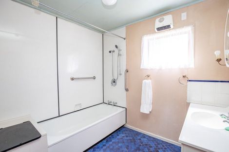 Photo of property in 10 Pinnock Place, Ngatea, 3503