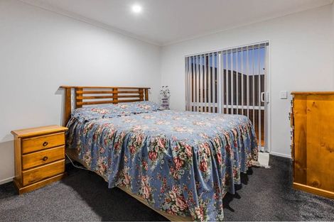 Photo of property in 22 Kapowai Boulevard, Takanini, 2112