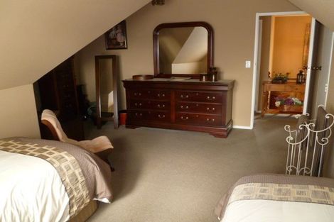 Photo of property in 18 Churchill Avenue, Hokowhitu, Palmerston North, 4410