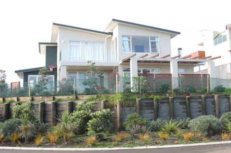 Photo of property in 143 Renown Road, Raumati South, Paraparaumu, 5032