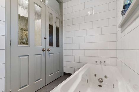 Photo of property in 1 Cossens Street, Balclutha, 9230