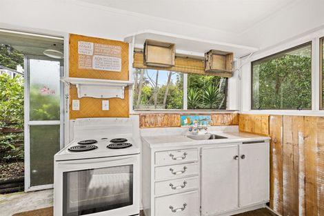 Photo of property in 1/92 Saddleback Rise, Murrays Bay, Auckland, 0630